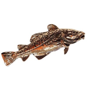 Brosje i bronse med torskemotiv