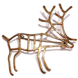 Brosje i bronse med reinsdyrmotiv