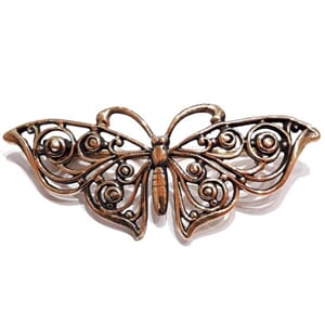 Brosje i bronse med sommerfuglmotiv