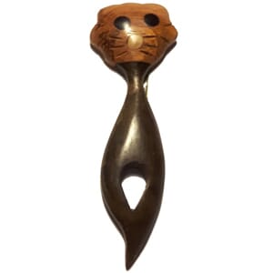 Brosje med kattemotiv