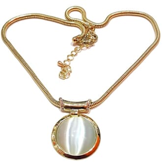 Halssmykke med perlemor og Swarovski krystaller