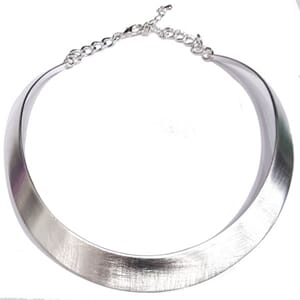 Halsklave i børstet metall