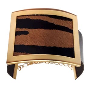 Armbånd i skinn med zebrastriper