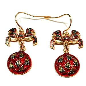 Øredobber med julekule-motiv