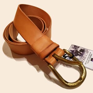 Håndlaget lærbelte