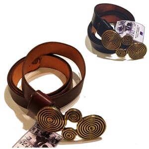 Håndlaget belte med "viking"-spenne