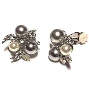 Øreclips med kunstperler og Swarovski krystaller