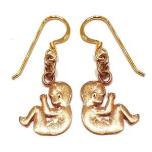 Øredobber i bronse med babymotiv