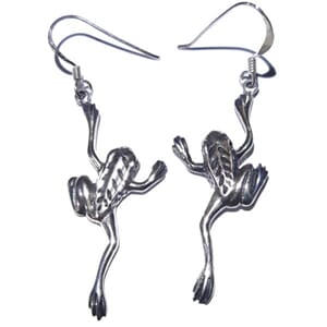 Øredobber i sølv med froskemotiv