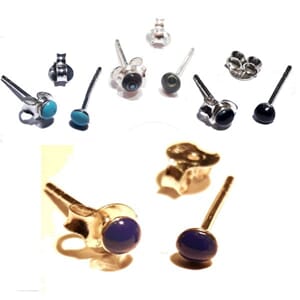 Ørestuds i sølv med natursten