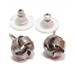 Ørestuds med knutemotiv