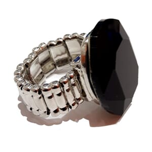 Flex-ring med fasettert glass-sten