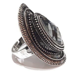 Åpen ring med fasettert glass-sten