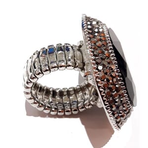 Flex-ring med fasettert glass-sten og strass