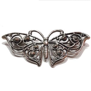 Brosje i sølv med sommerfuglmotiv