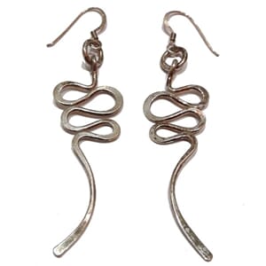 Øredobber i sølv med slangeform