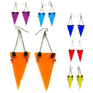 80-talls øredobber i plexiglass